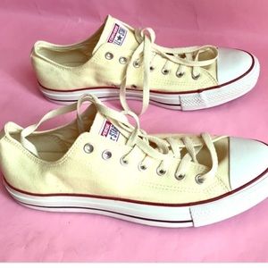 Cream converse
